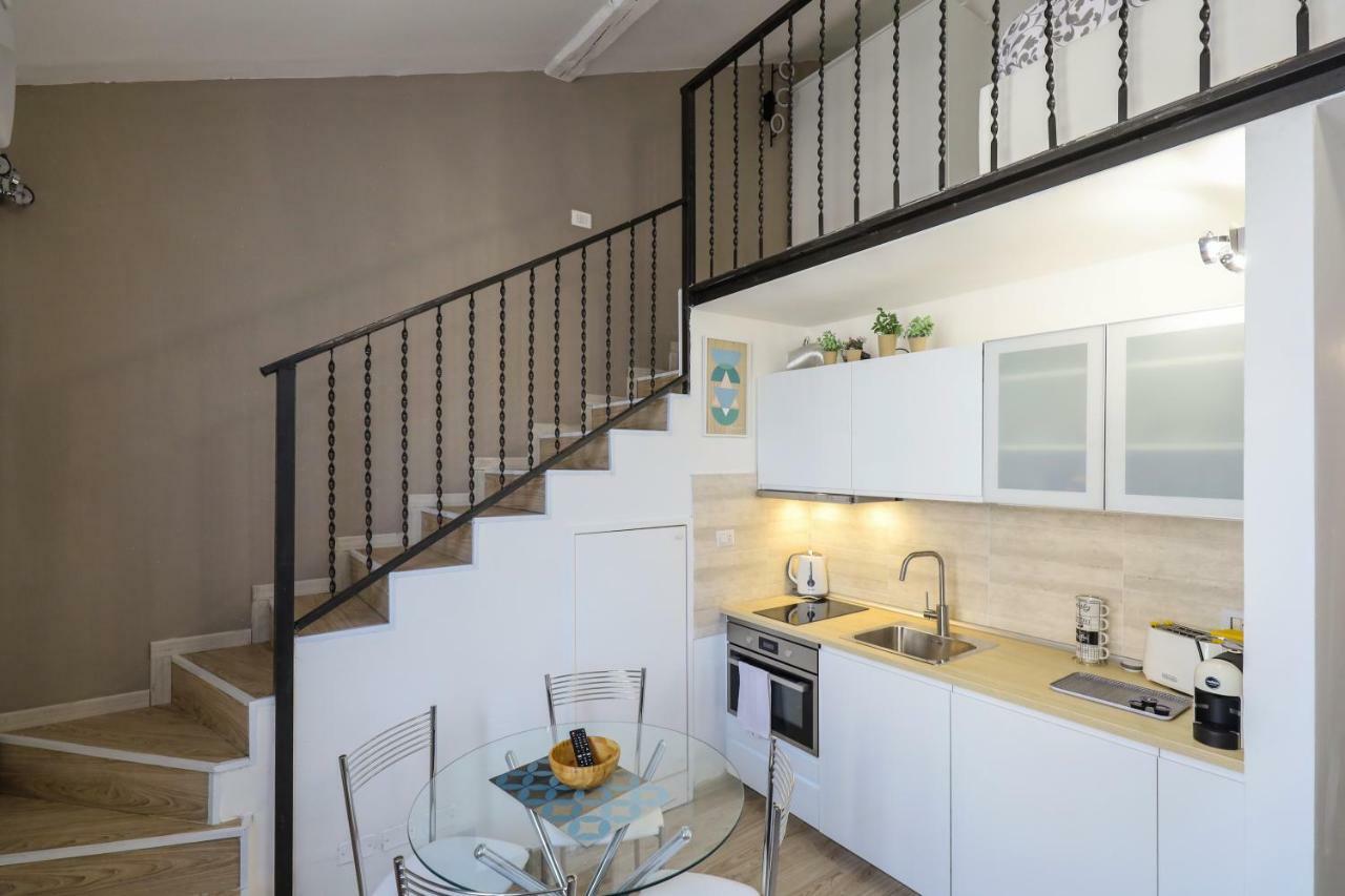Primopiano - Schiaparelli B Flat Apartment Milan Bagian luar foto