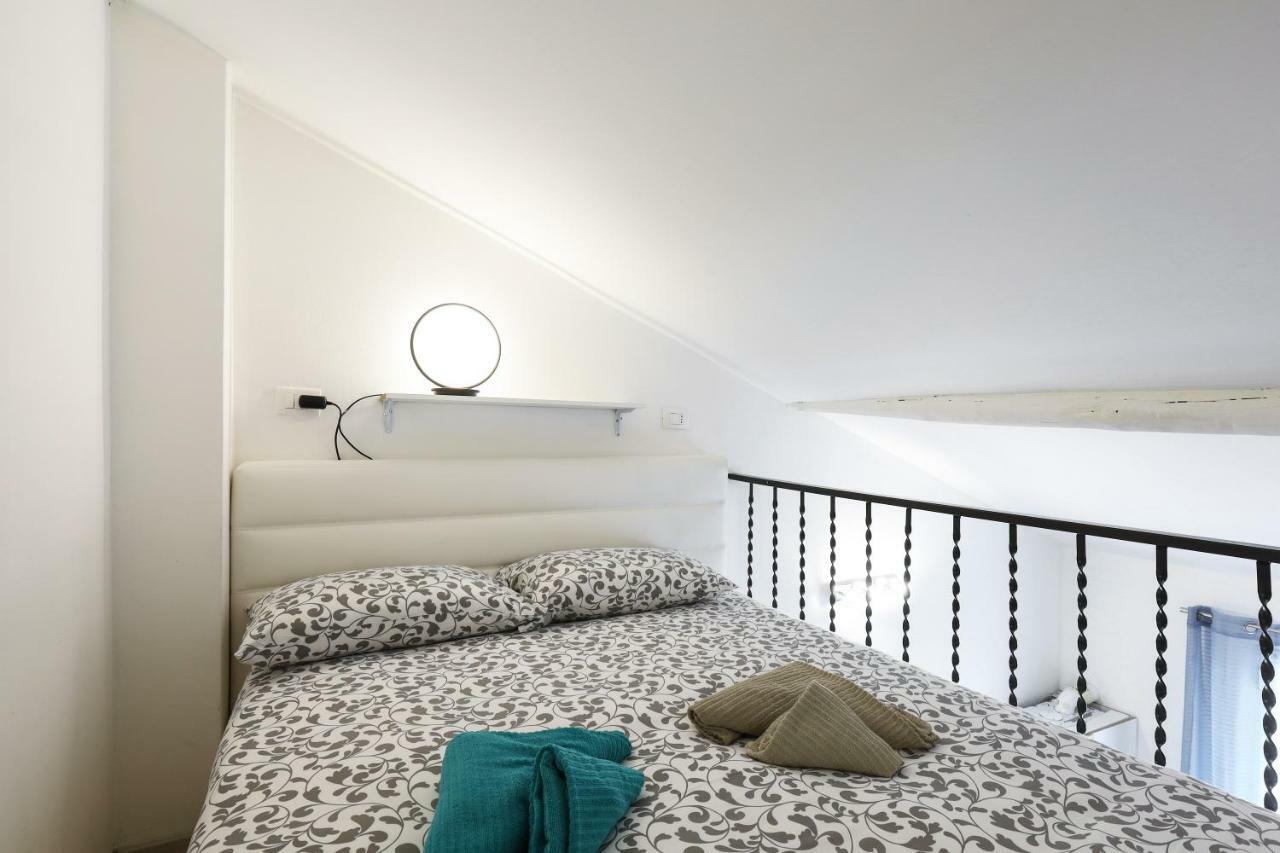 Primopiano - Schiaparelli B Flat Apartment Milan Bagian luar foto