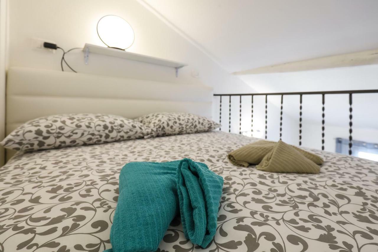 Primopiano - Schiaparelli B Flat Apartment Milan Bagian luar foto