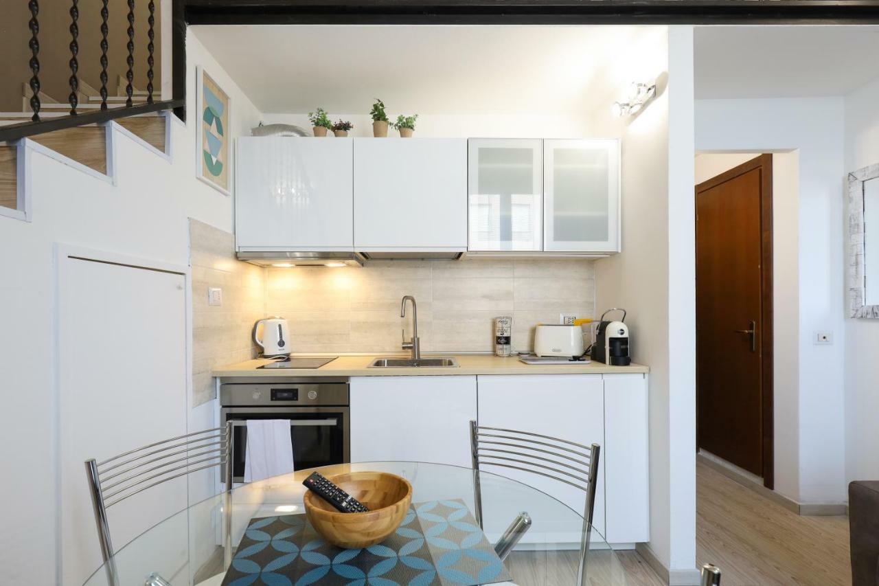 Primopiano - Schiaparelli B Flat Apartment Milan Bagian luar foto