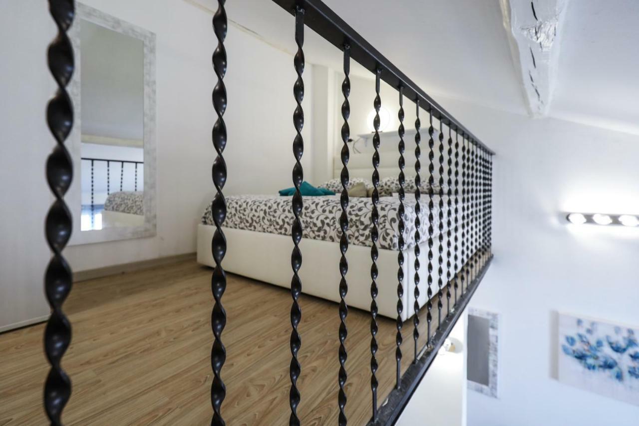 Primopiano - Schiaparelli B Flat Apartment Milan Bagian luar foto