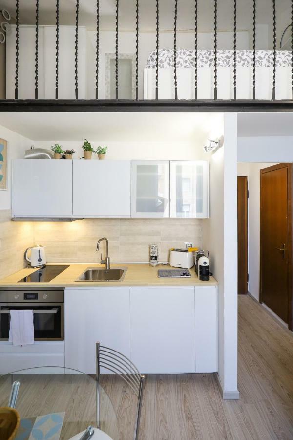 Primopiano - Schiaparelli B Flat Apartment Milan Bagian luar foto